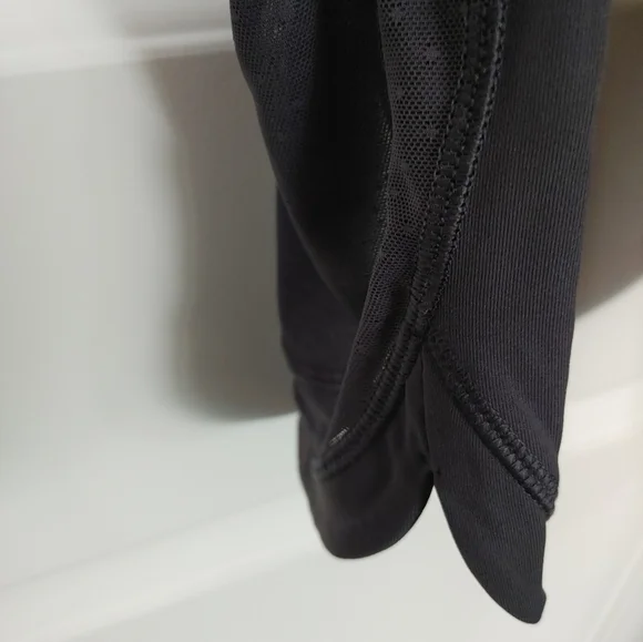 Lululemon Charcoal Grey Crop Leggings ~ Size 4 - Picture 11 of 14